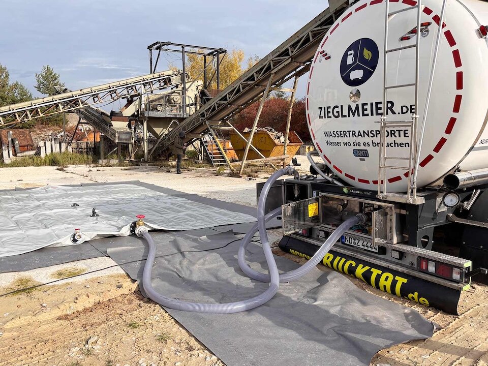 Frischwasserlieferung auf die Baustelle