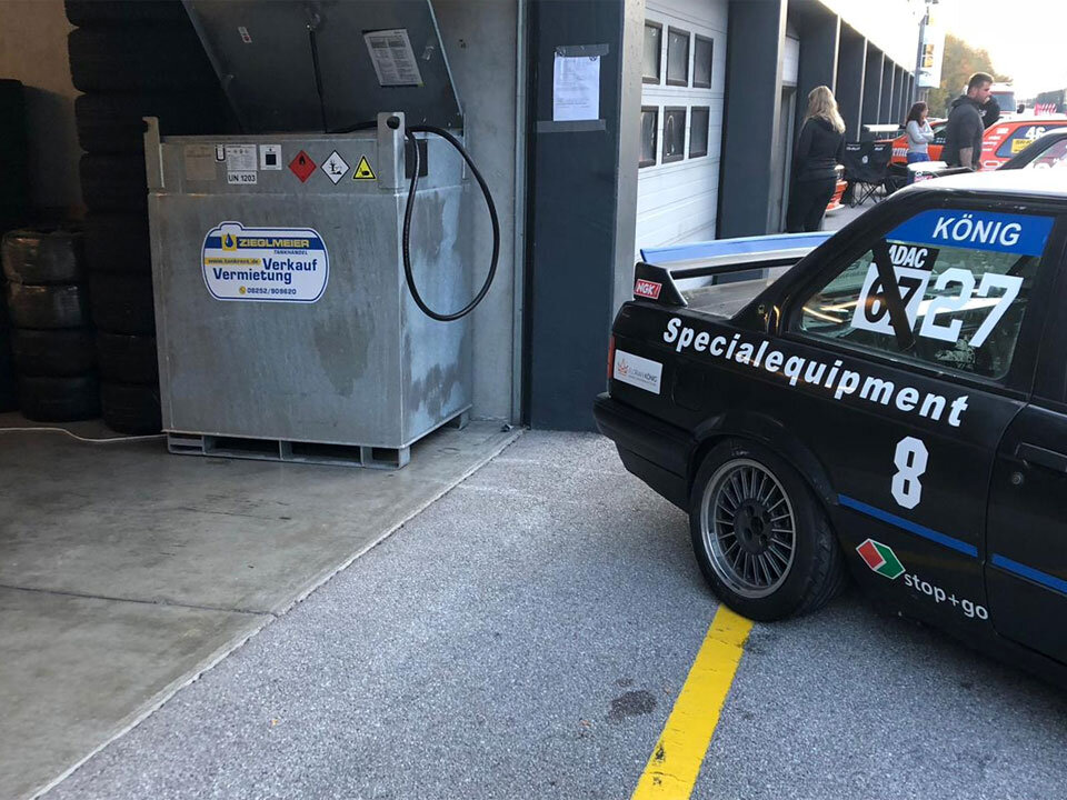 Mobile Benzintankstelle Rennstrecke