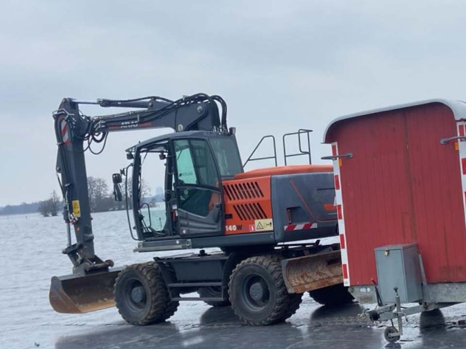 Arbeitsponton im Einsatz