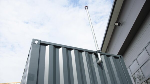 Fueltainer-6000L-Mobile-Tankstelle-Fuer-Diesel-HVO-und-Benzin-AwSV-IBC-15Ft-Containertank mieten