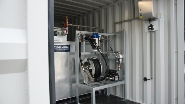 Fueltainer-6000L-Mobile-Tankstelle-Fuer-Diesel-HVO-und-Benzin-AwSV-IBC-15Ft-Containertank mieten