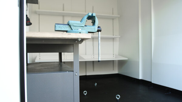 Tooltainer 20ft Kombi mieten – Werkstatt- & Aufenthaltscontainer (10ft / 10ft)