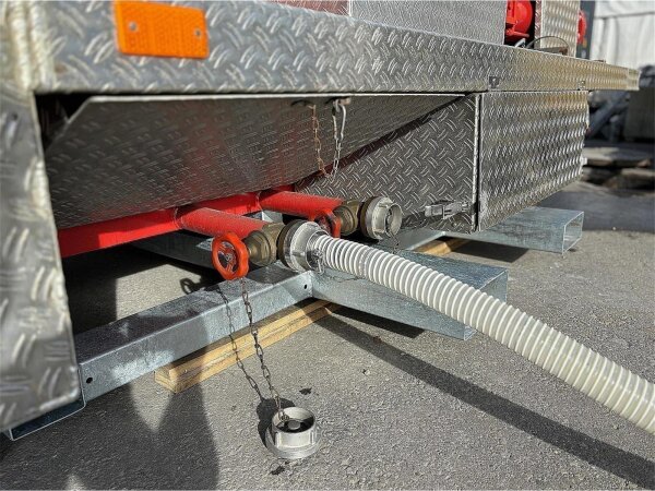 Mobiler Ölabscheider NG 15 mit 2500l Schlammfang mieten