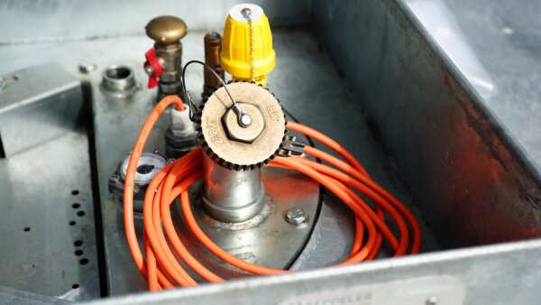 Mobile Dieseltankstelle 2.900 L mieten – Doppelwandig, verzinkt, 230V Pumpe, AwSV- & WHG-konform