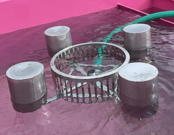 Pontonskimmer / Wehrskimmer mieten – Mobiles Skimmersystem für Ölunfälle & Gewässerreinigung