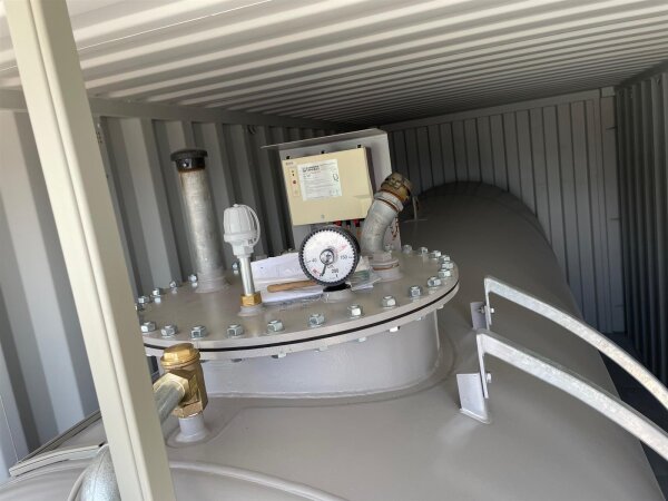 Tankstellen-Container 10.000 Liter mieten – FuelTainer Dieseltank, doppelwandig & AwSV-konform für Baustellen & Betriebe