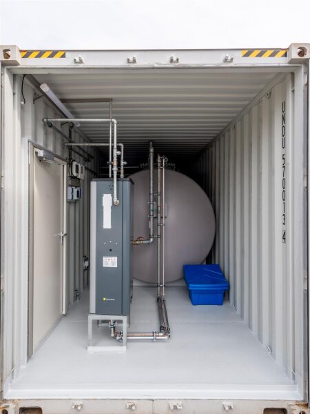 FuelTainer 30.000 Liter mieten – Tankstellencontainer für Diesel & HVO mit HDM 100/60 Zapfsäule, WHG- & AwSV-konform